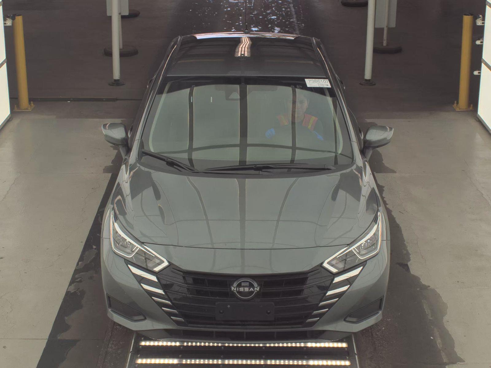 NISSAN VERSA - 2
