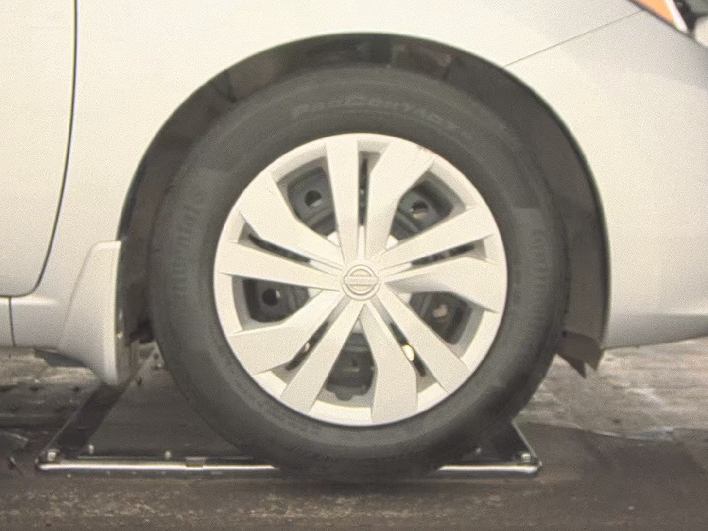 NISSAN VERSA - 10