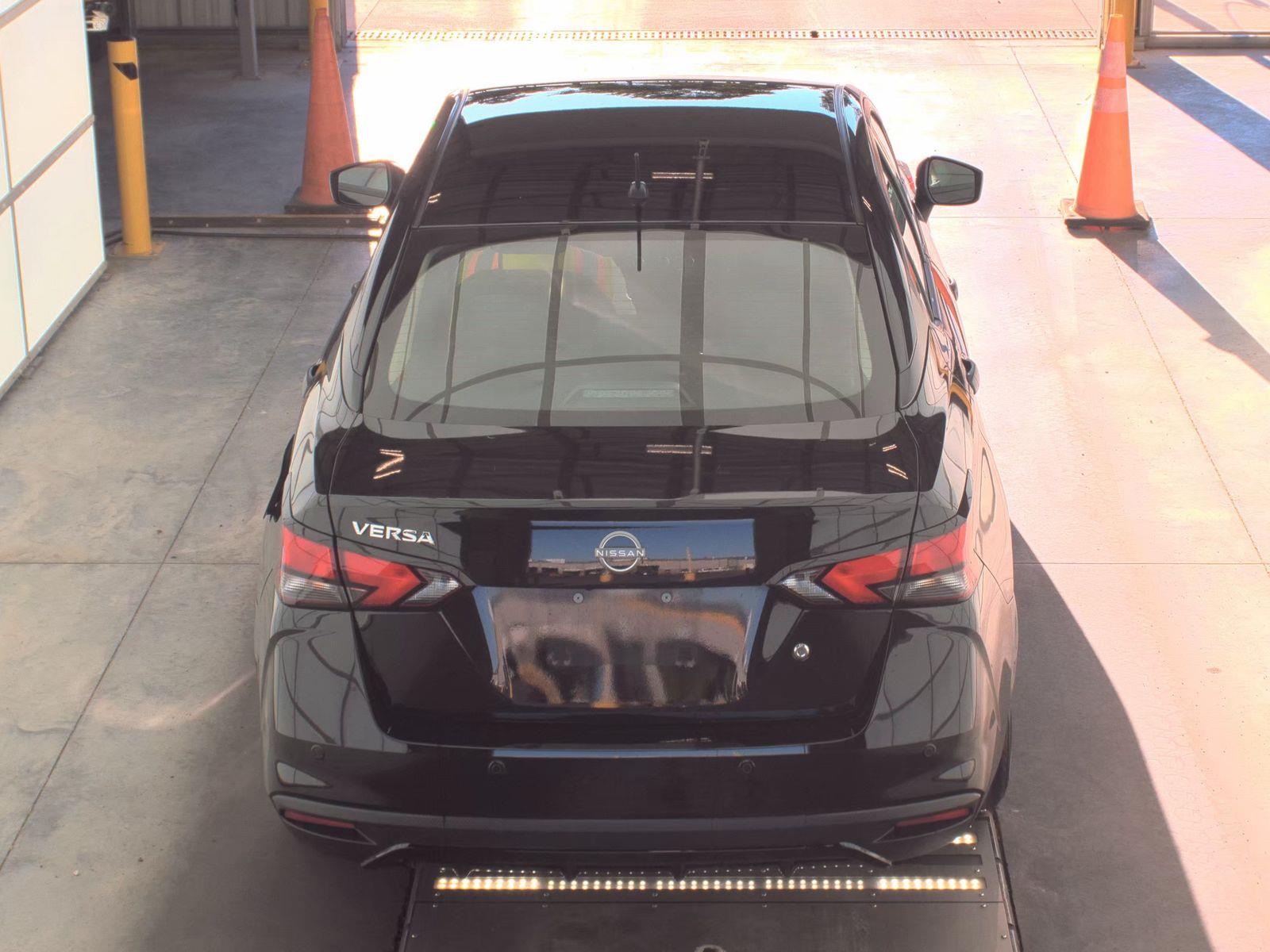 NISSAN VERSA - 6