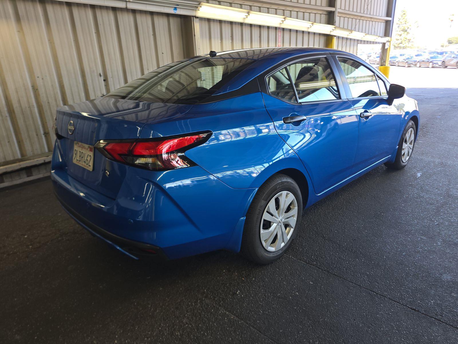 NISSAN VERSA - 4