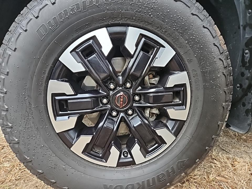 2023 Nissan Frontier PRO-4X Crew Cab Short Bed