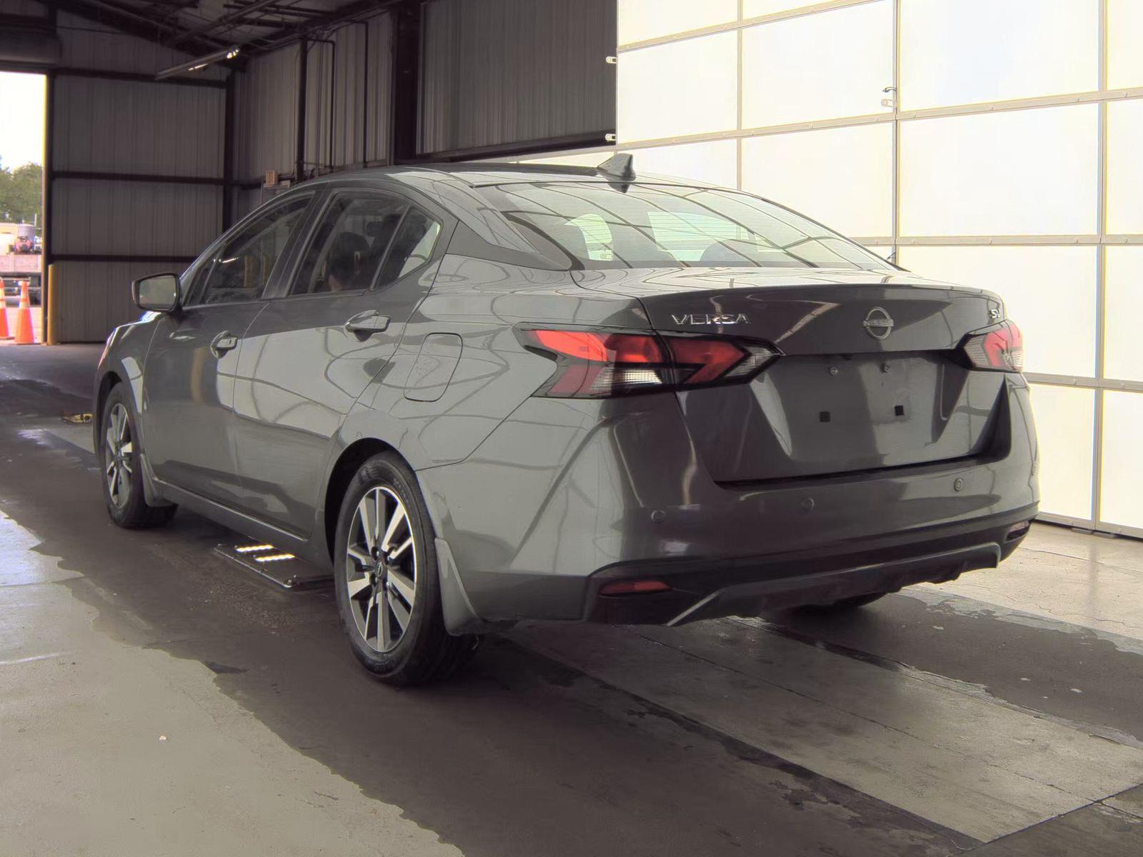 NISSAN VERSA - 8