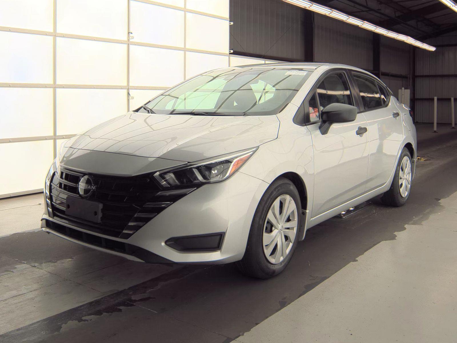 NISSAN VERSA - 1
