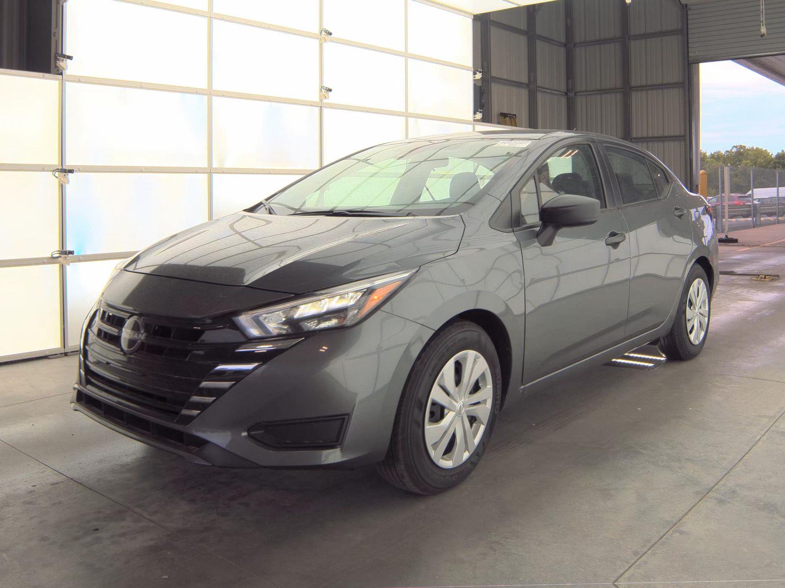 NISSAN VERSA - 1