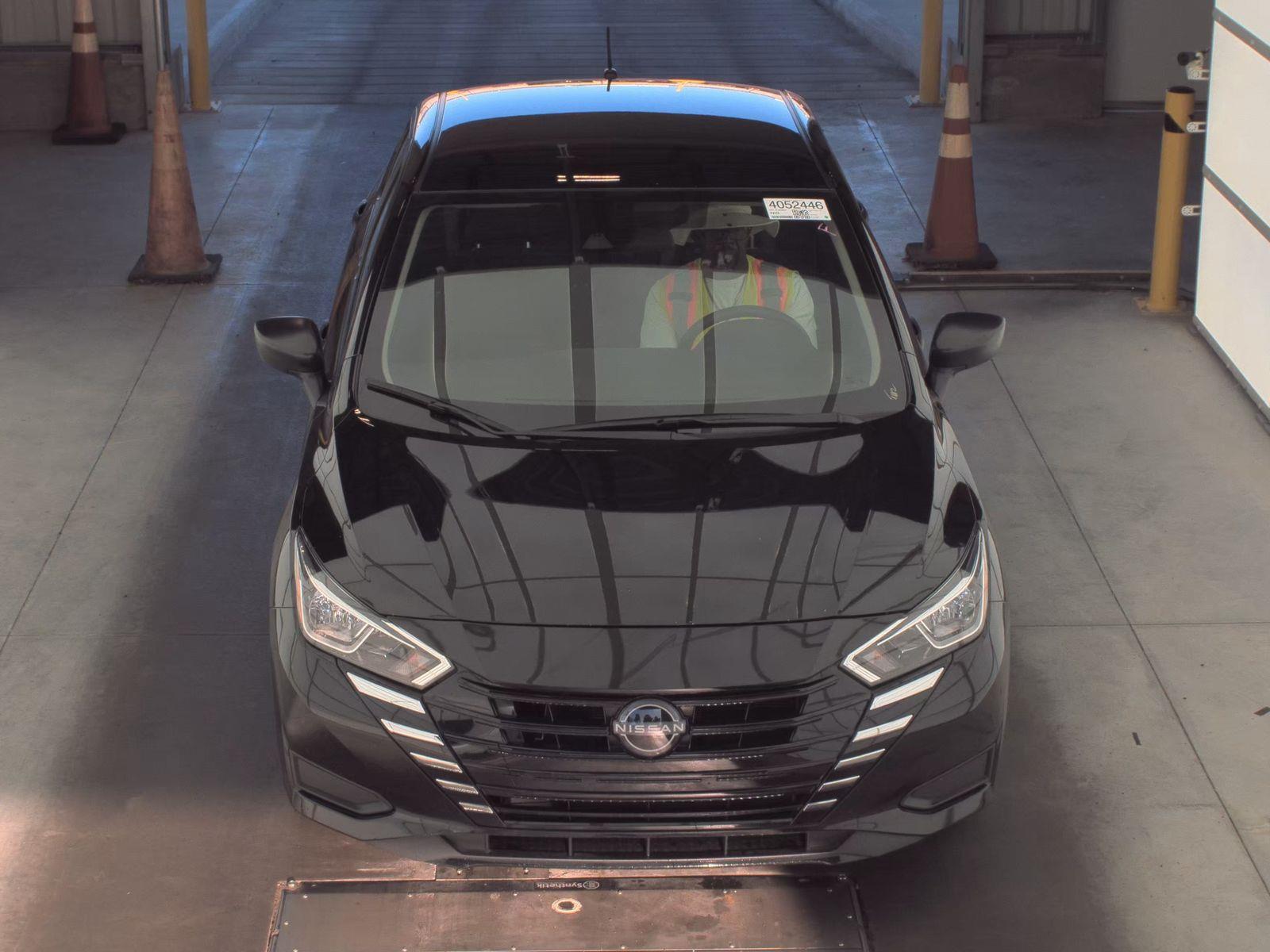 NISSAN VERSA - 2