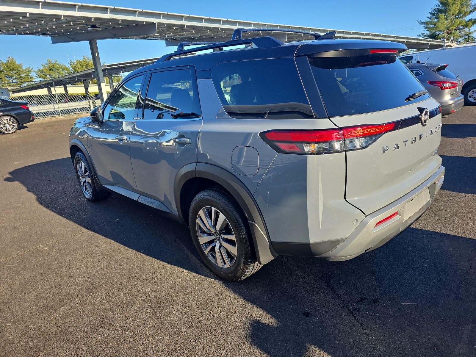2024 Nissan Pathfinder SL