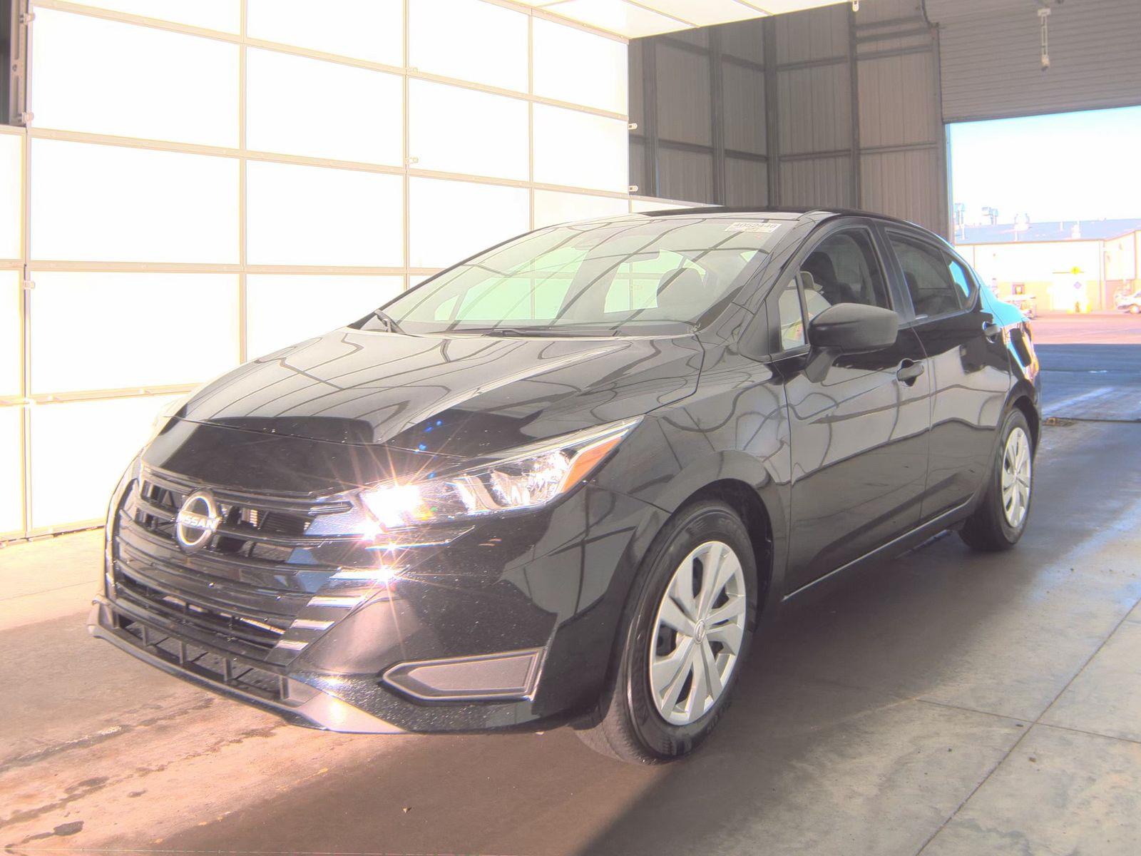 NISSAN VERSA - 1