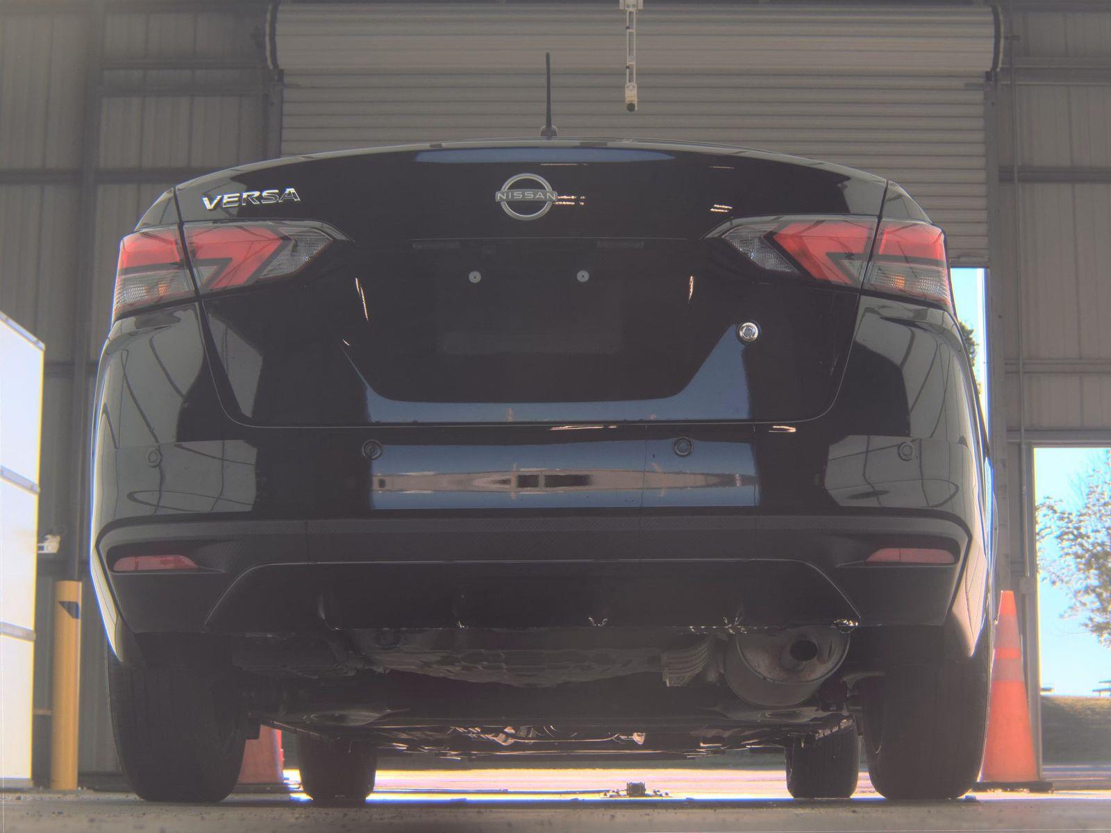 NISSAN VERSA - 7