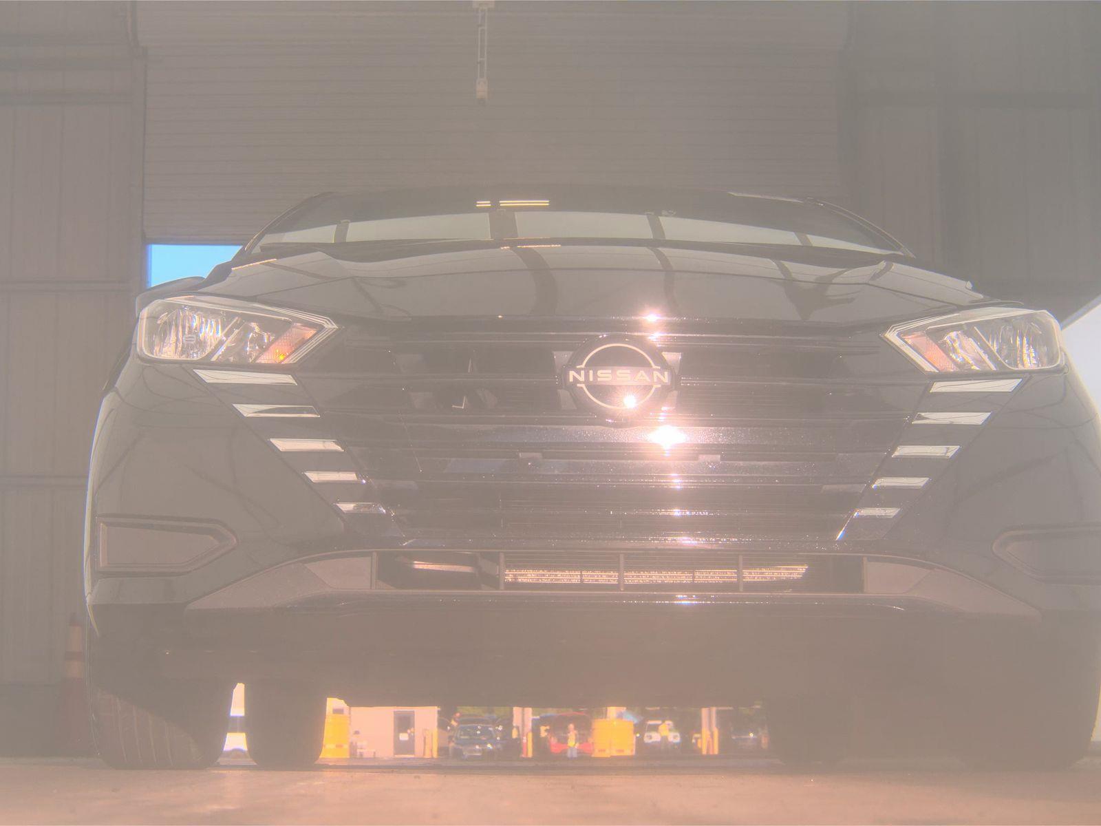 NISSAN VERSA - 3
