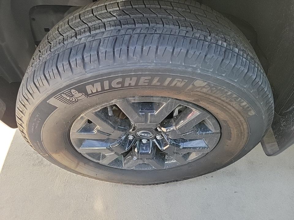 2023 Nissan Frontier SV Crew Cab Short Bed