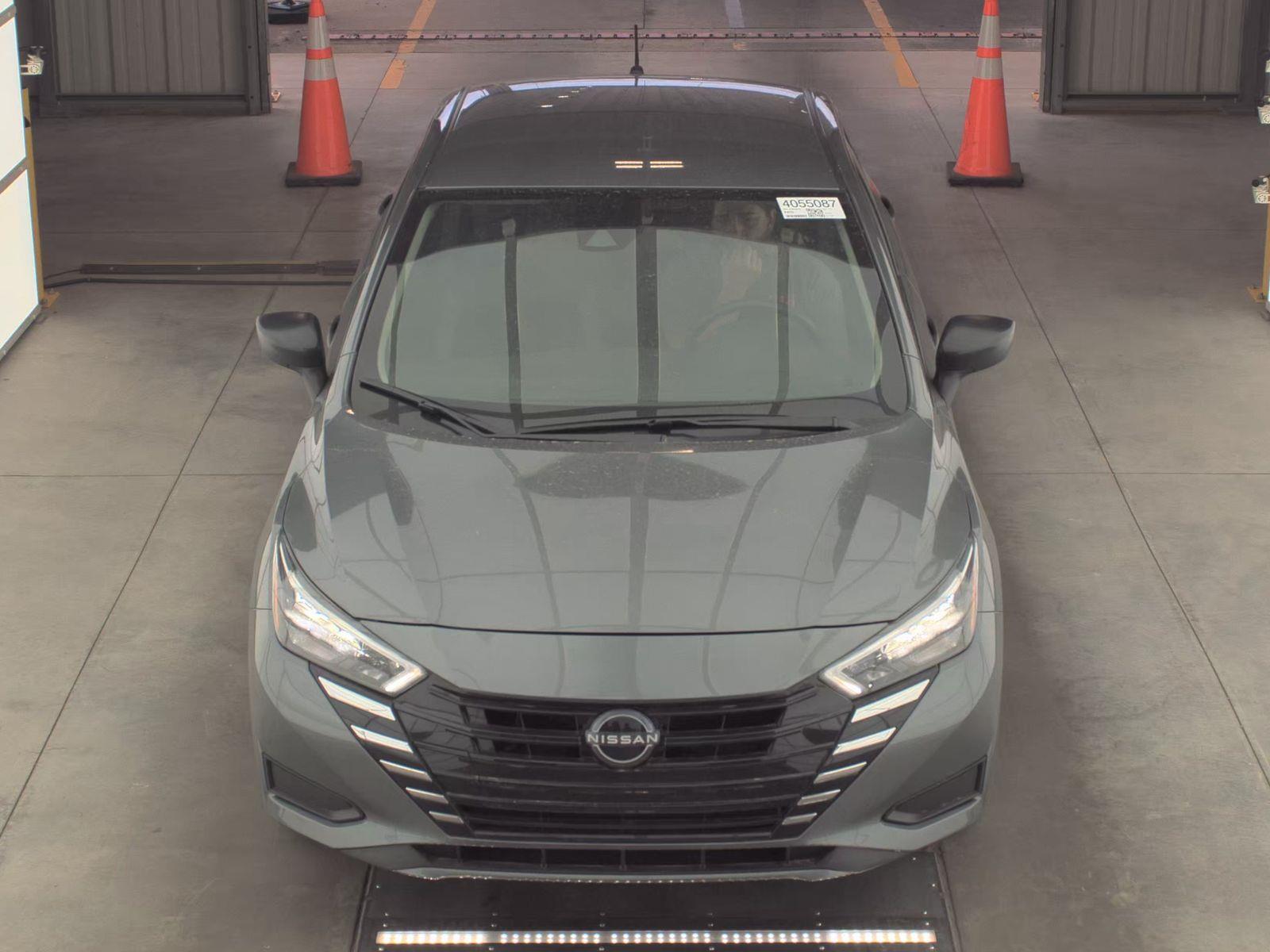 NISSAN VERSA - 2