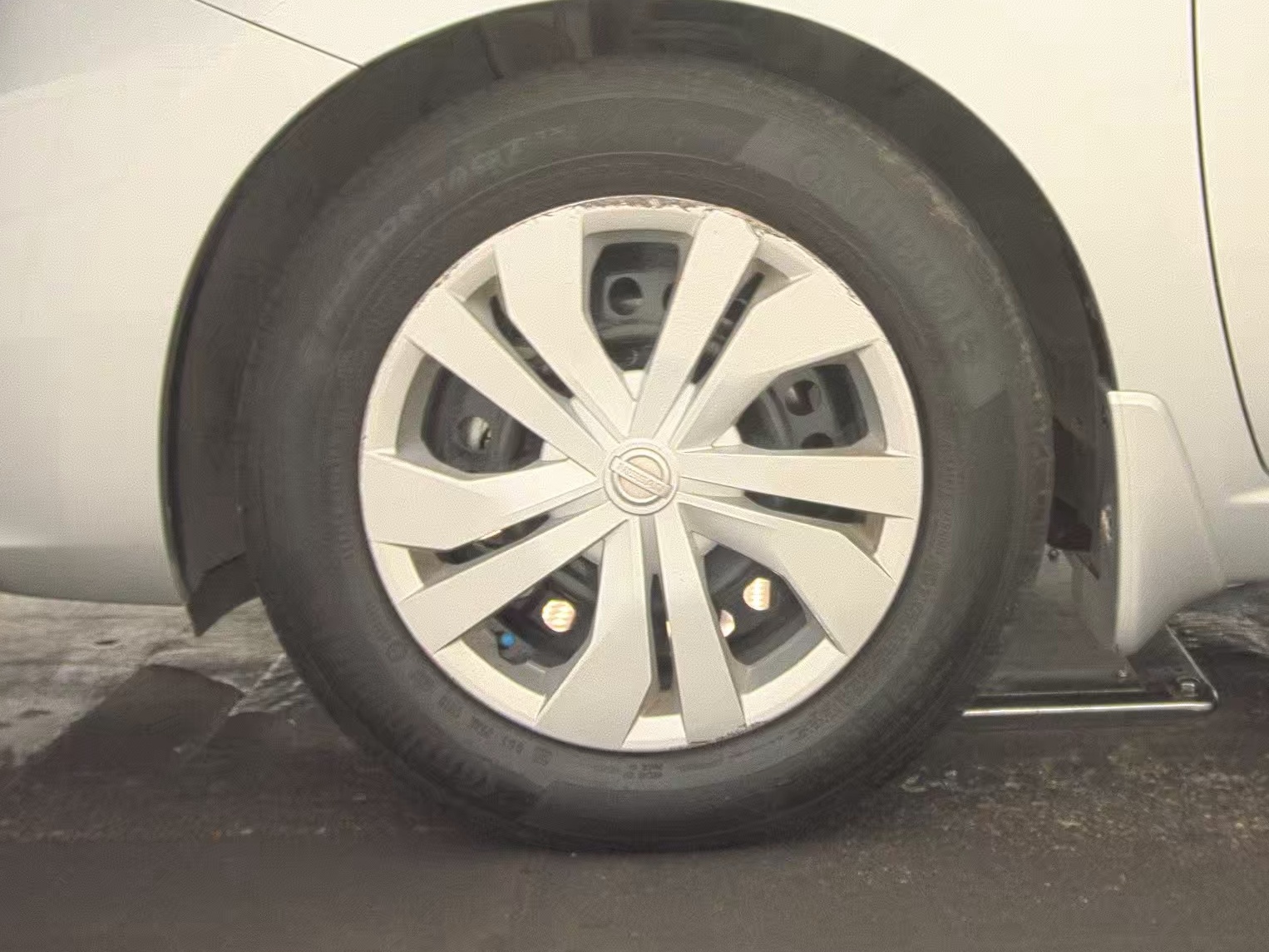 NISSAN VERSA - 9