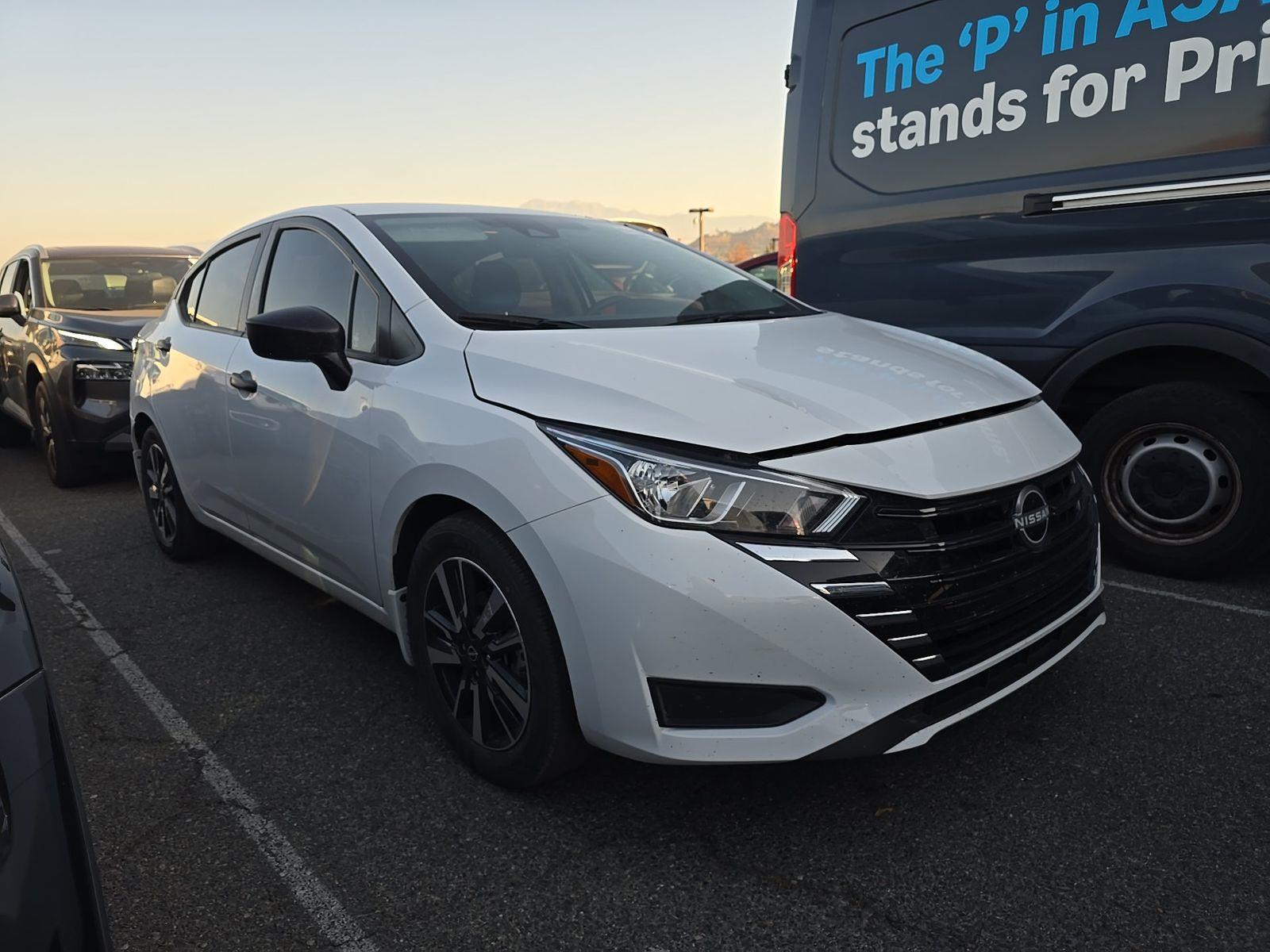 NISSAN VERSA - 3