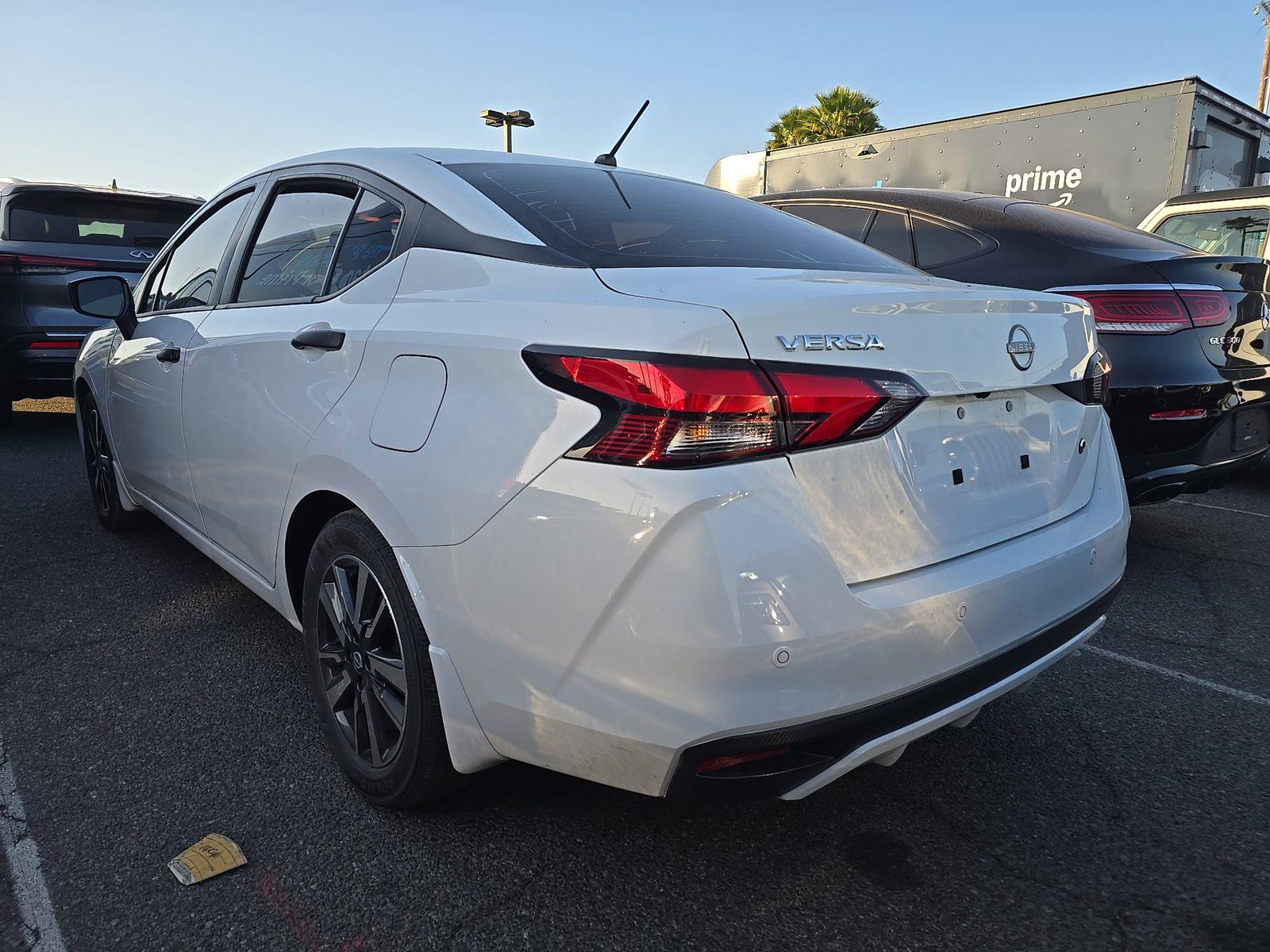 NISSAN VERSA - 6