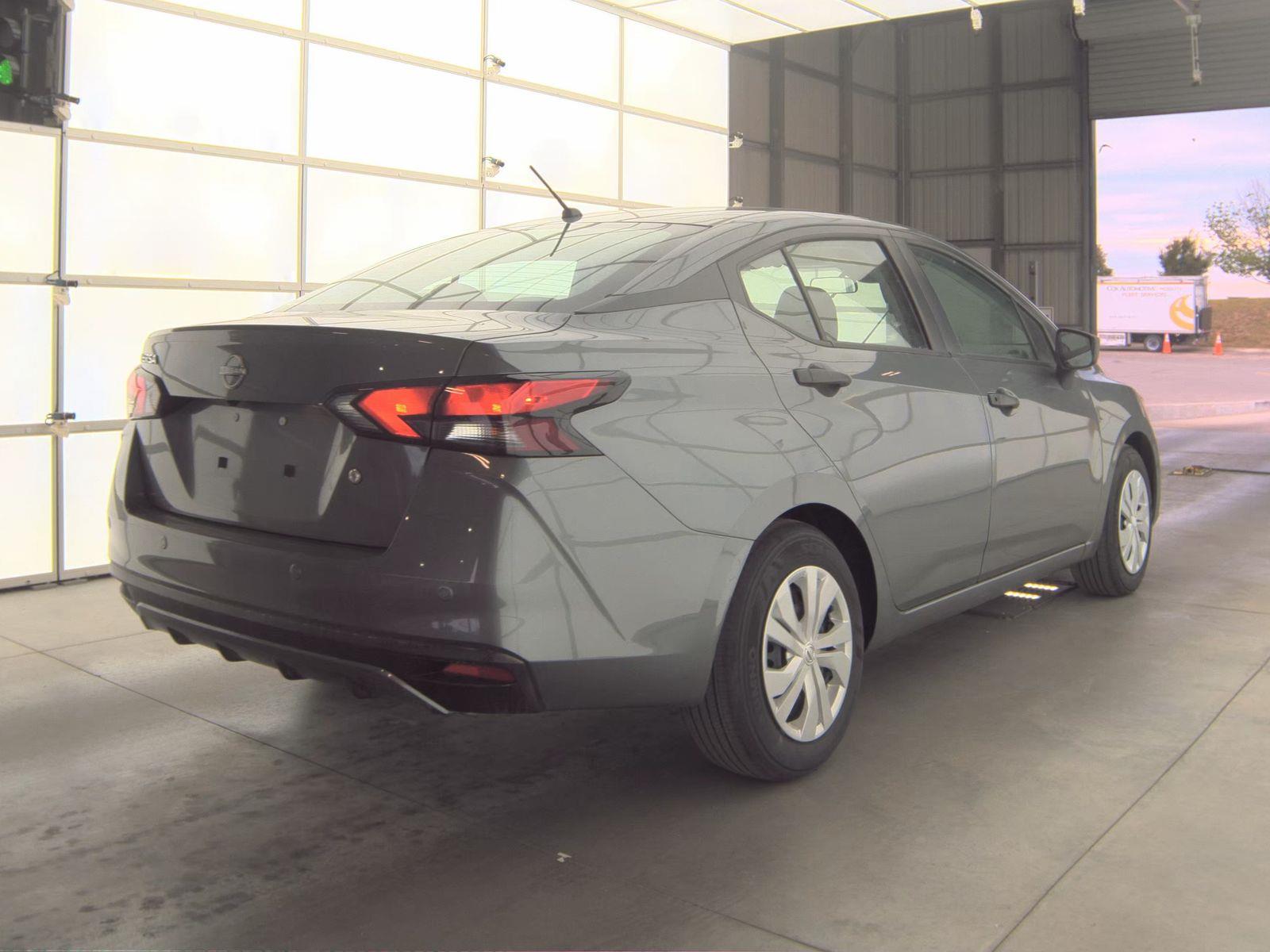 NISSAN VERSA - 5