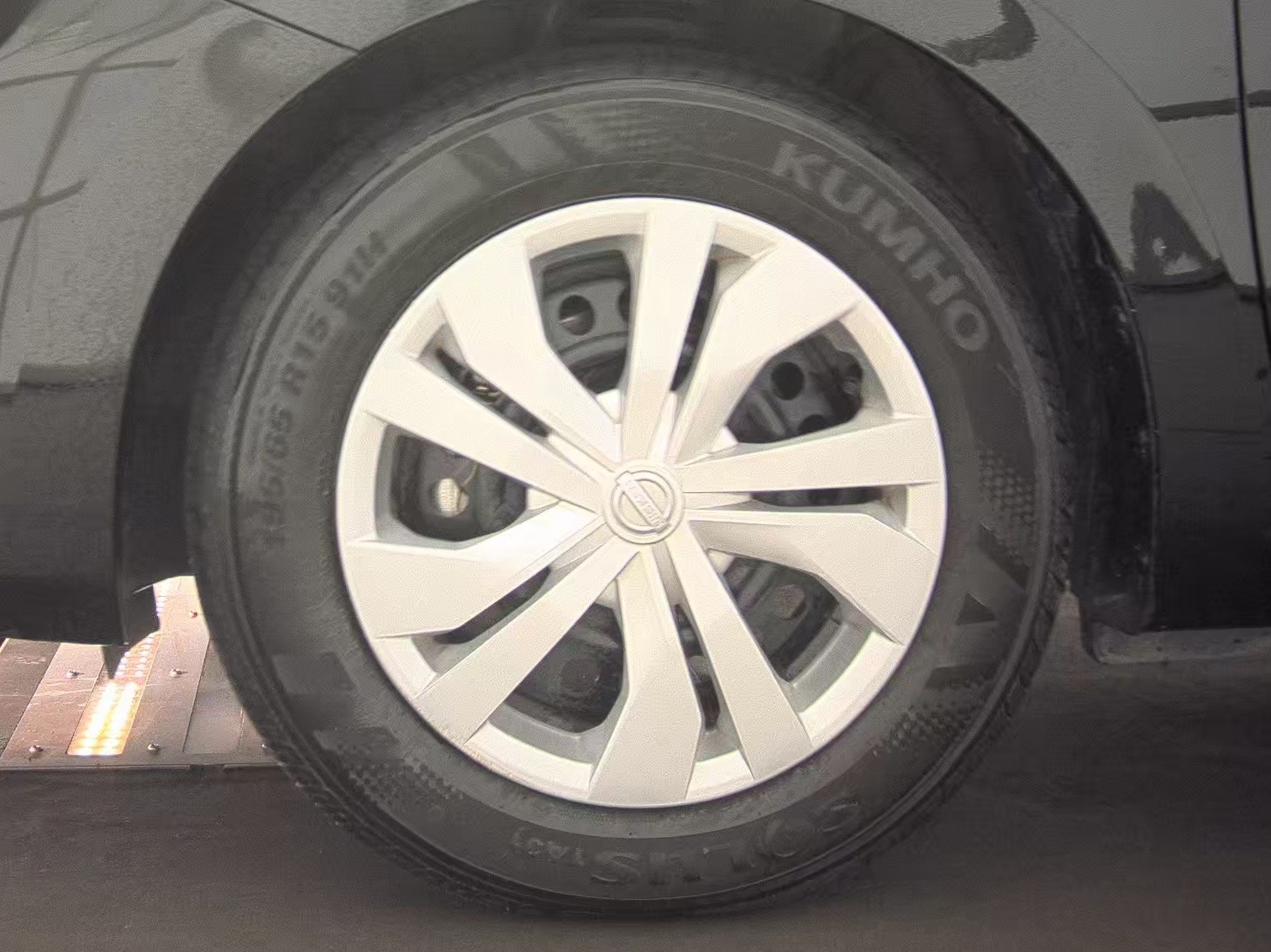 NISSAN VERSA - 9
