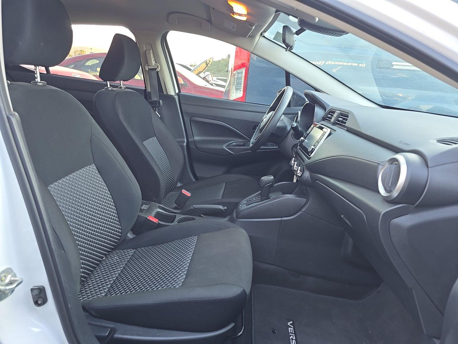 NISSAN VERSA - 8