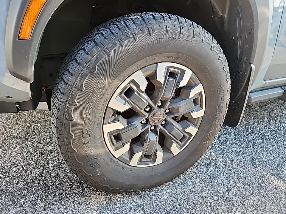 2023 Nissan Frontier PRO-4X Crew Cab Short Bed