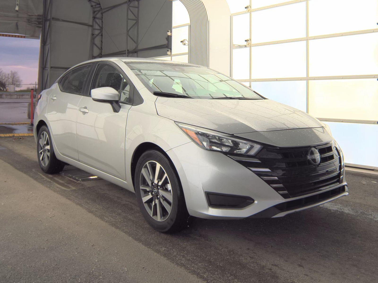 NISSAN VERSA - 4